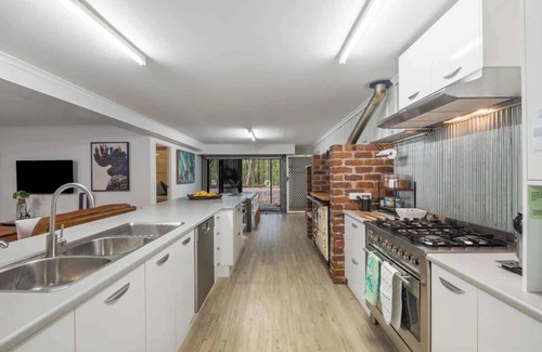 Sheldon House | Amazing Retreat Close to Brisbane and GC