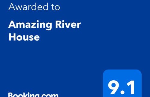 Ravenswood House | Amazing River House