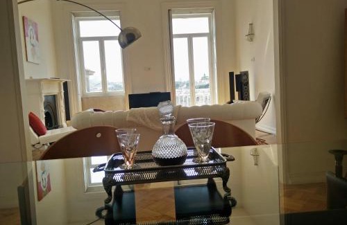 Uniao de Freguesias do Centro Apartment | Amazing Riverside Balcony 2Br Apartment