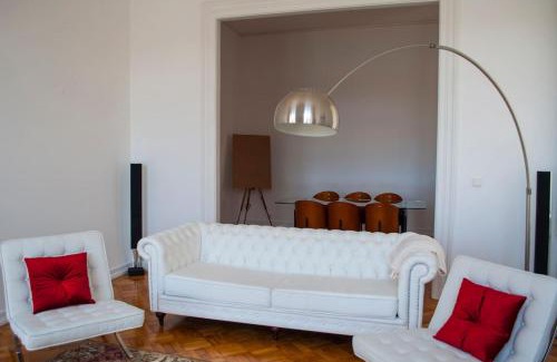 Uniao de Freguesias do Centro Apartment | Amazing Riverside Balcony 2Br Apartment