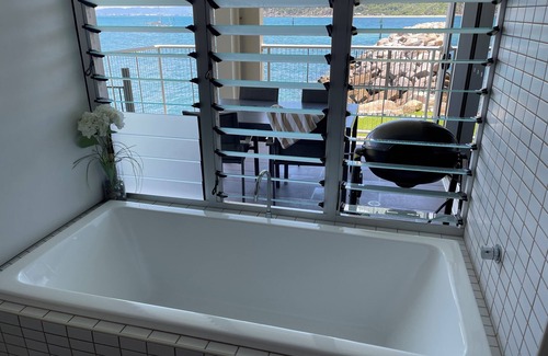 Townsville Villa | Amazing sea views capture the sea breezes located on beautiful Magnetic Island.