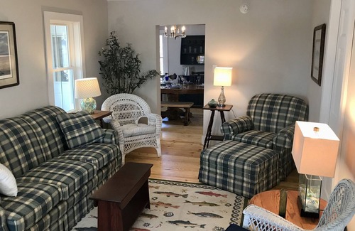 Wellesley Island House | Amazing Ship View American Narrows Remodeled House in Fineview