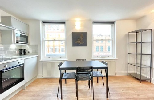 Camden Town with Primrose Hill Apartment | Amazing spacious 2 bed apart