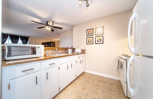 North Central Edmonton Apartment | Amazing Studio Suite & Workspace