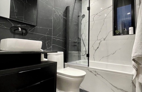 Villeray—Saint-Michel—Parc-Extension Apartment | Amazing three bedroom two bathroom apartment and the heart of Villeray