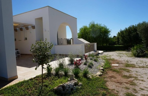 Sanarica Villa | Amazing twin bedroom apartment in a villa with swimming pool -10 beds available