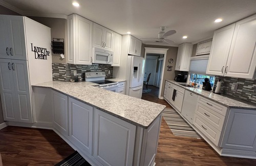 Laurel House | Amazing updated 2/2 Nokomis home with heated pool!