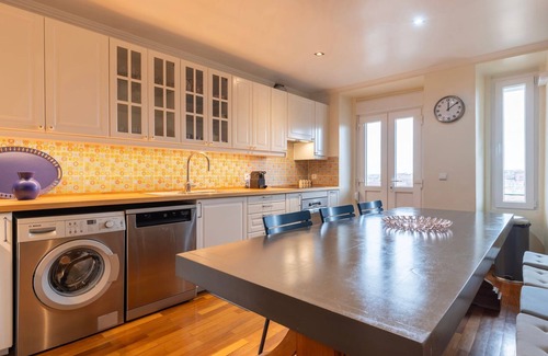 Alfama Apartment | Amazing View Apartment by LovelyStay