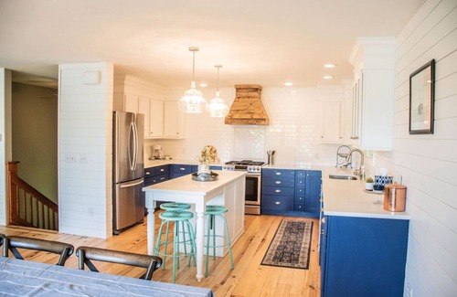 Montague House | Amazing Views All Seasons White Lake/Channel, Easy walk to Lake Michigan!