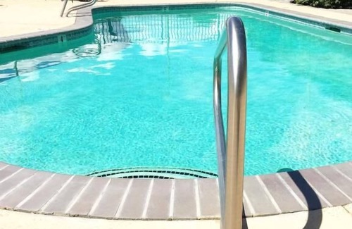 Boardman House | Amazing Views and Beautiful Resort! Cabin w/King Bed & Kitchen and Pool Access