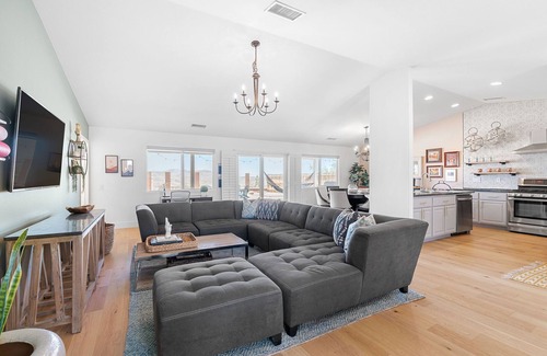 Joshua Tree House | ✨Amazing Views✨Backyard Trails 🏜️Close to National Park, Shops, Restaurants ☕️