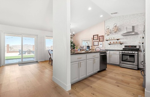 Joshua Tree House | ✨Amazing Views✨Backyard Trails 🏜️Close to National Park, Shops, Restaurants ☕️