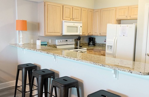 Ono Island Condo | Amazing views! Beautiful 8th floor unit