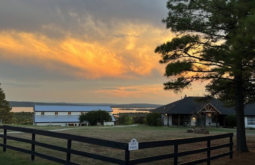 Blocker House | Amazing Views, Fire Pit, Lake 5 Mins away, ATV Friendly! Summer Specials!