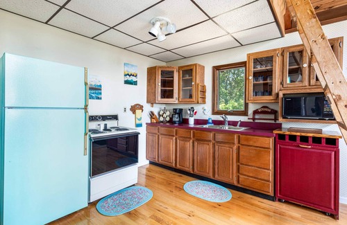 Great Cacapon Cabin | Amazing Views, Hot Tub, WiFi, Deck, & Fire Pit!