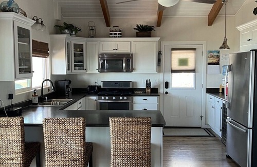 Captain Cook House | AMAZING VIEWS! LARGE BEAUTIFUL HOME WITH PRIVATE POOL OVERLOOKING THE OCEAN!