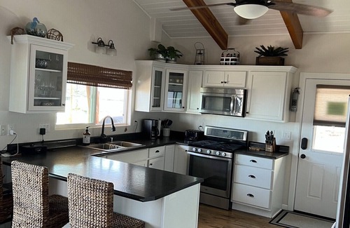 Captain Cook House | AMAZING VIEWS! LARGE BEAUTIFUL HOME WITH PRIVATE POOL OVERLOOKING THE OCEAN!