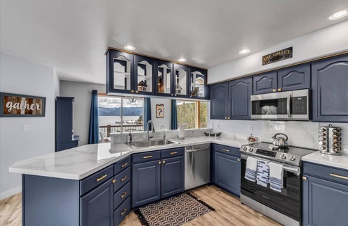 Bayview House | Amazing Views Near Silverwood Theme Park @ Bayview