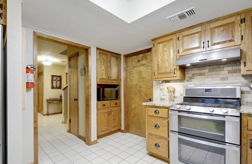 Dripping Springs House | Amazing Views and Reviews! Perfect for all Ages!