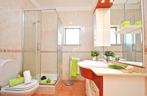 Montes de Alvor Villa | AMAZING VILLA , PRIVATE HEATABLE SWIMMING POOL,AC, WI-FI,5 MIN FROM THE BEACH