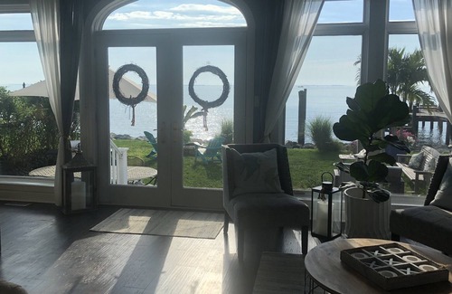 Chesapeake Beach House | AMAZING WATERFRONT DESTINATION FOR ROMANTIC AND FAMILY VACATIONS.