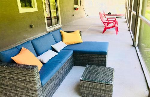 Historic Downtown Kissimmee Apartment | Amazing Waterfront Apt near Disney and Lake Tohoa