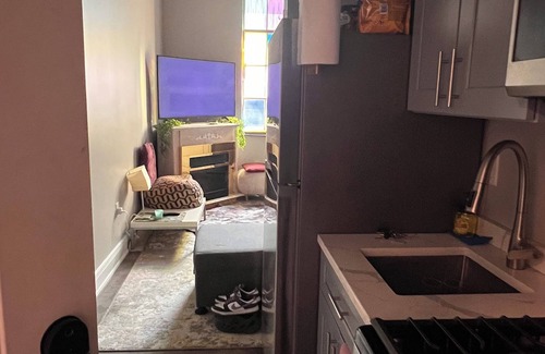 Bridgeport Apartment | Amazingly Cozy Comfort Downtwn, Amphitheater, 2 min ferry & train station