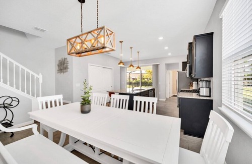 Loughman Villa | Amazingly Decorated 5 Bedroom 5 Bathroom Villa on Solterra