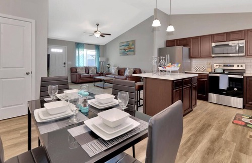 Wichita House | Amazingly modern, cozy home in the heart of Wichita,KS