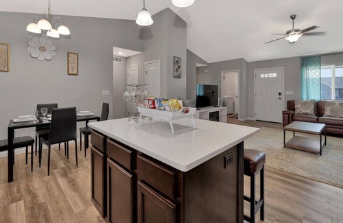 Wichita House | Amazingly modern, cozy home in the heart of Wichita,KS