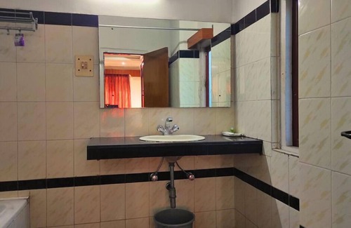 Sualkuchi Bed & Breakfast | Ambarish Grand Residency