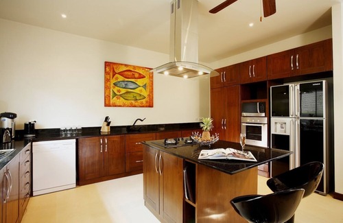 Rawai Villa | Amber: 7 B/Rms, Private Pool: Sleeps 18