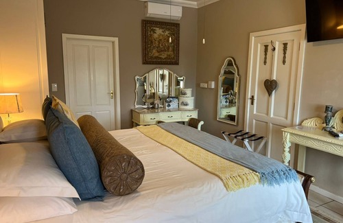 Hunter's Home House | Amber Guest Lodge