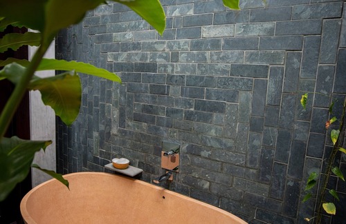 Traeuy Kaoh Hotel | Amber Kampot