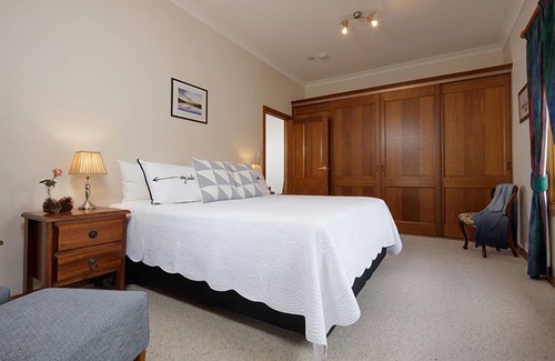 Wattle Grove Bed & Breakfast | Ambience on Huon B&B