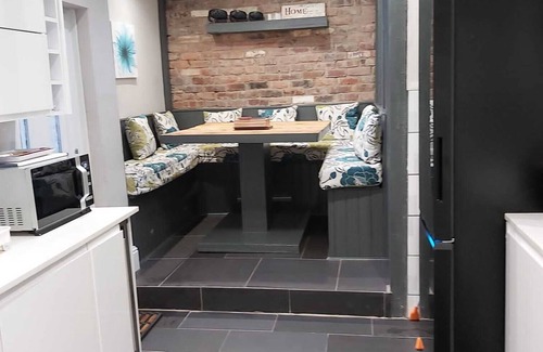 Amble House | Amble holiday home, near marina, spacious and comfortable