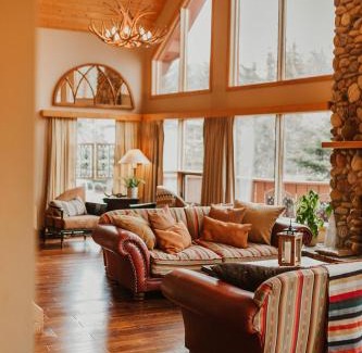 Canmore Bed & Breakfast | Ambleside Lodge Bed & Breakfast
