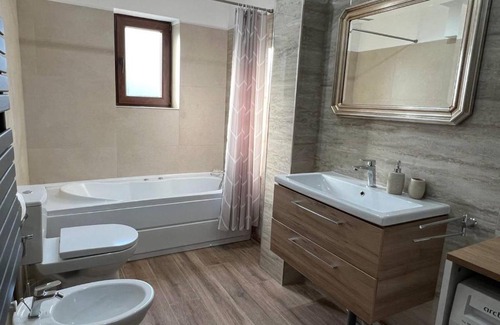Campulung Moldovenesc Apartment | Ambra Dream Home