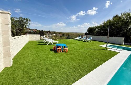 Barajas de Melo Apartment | AMCH Hospedaje Ballestar Barajas de Melo 01