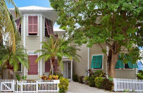 Old Town House | Amelia Home by AvantStay In Historic Old Town w Pool