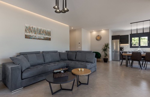 Kato Gerakari Villa | Amelia Residence