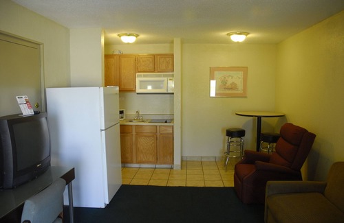 Emporia Hotel | America's Best Inns & Suites