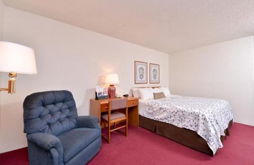 International Falls Hotel | America's Best Value Inn & Suites International Falls