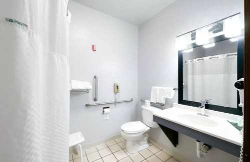 Finlayson Hotel | America's Quality Inn & Suites - Finlayson