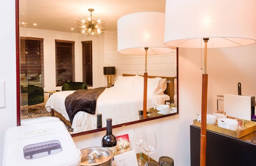 Greenport Hotel | American Beech in Greenport - Deluxe King Suite 11