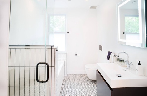 Greenport Hotel | American Beech in Greenport - Deluxe King Suite 12