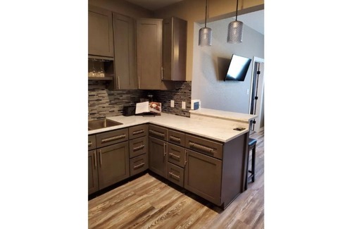 Comfort House | American Dreamers Suite (Sleeps 2)