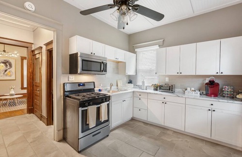 Peoria House | American Foursquare by DT Peoria - King Beds Home Theater Fully Equipped Kitchen