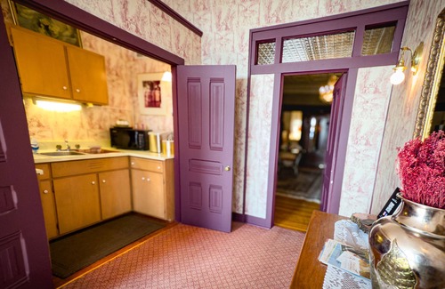 McGregor Apartment | American House 1854- Stagecoach Stop Suite, 2 Bedrooms, Kitchenette, Sleeps 6