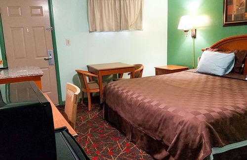 Childress Hotel | American Inn And Suites Childress